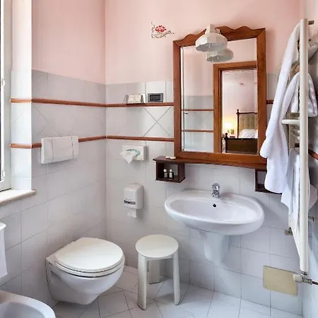 Hotel La Macchia 3*